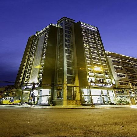 Rose Emerald Hotel Phnom Penh Exterior photo