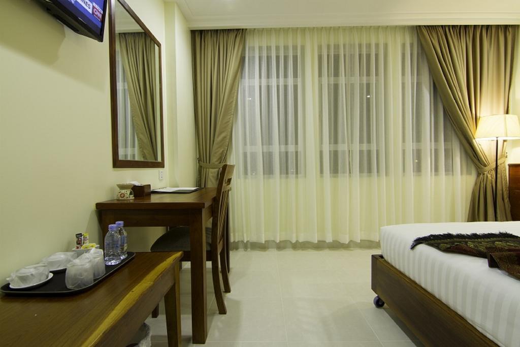 Rose Emerald Hotel Phnom Penh Exterior photo