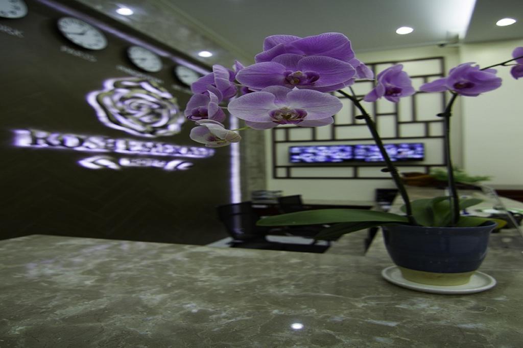 Rose Emerald Hotel Phnom Penh Exterior photo