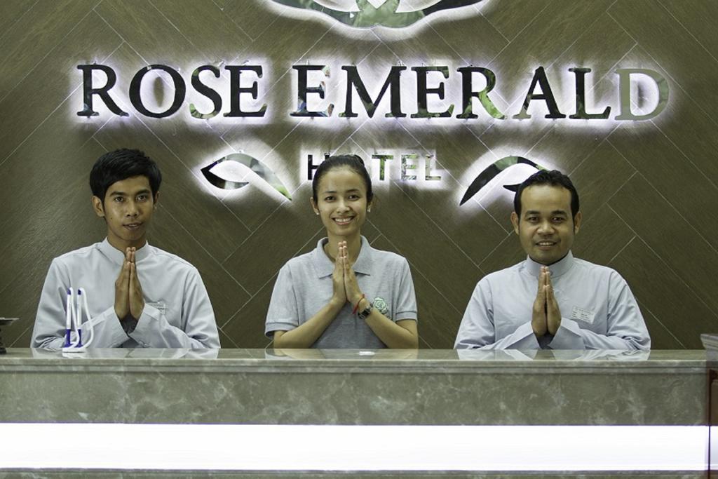 Rose Emerald Hotel Phnom Penh Exterior photo