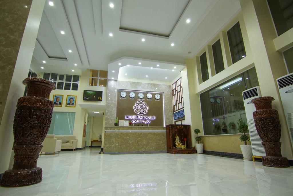 Rose Emerald Hotel Phnom Penh Exterior photo
