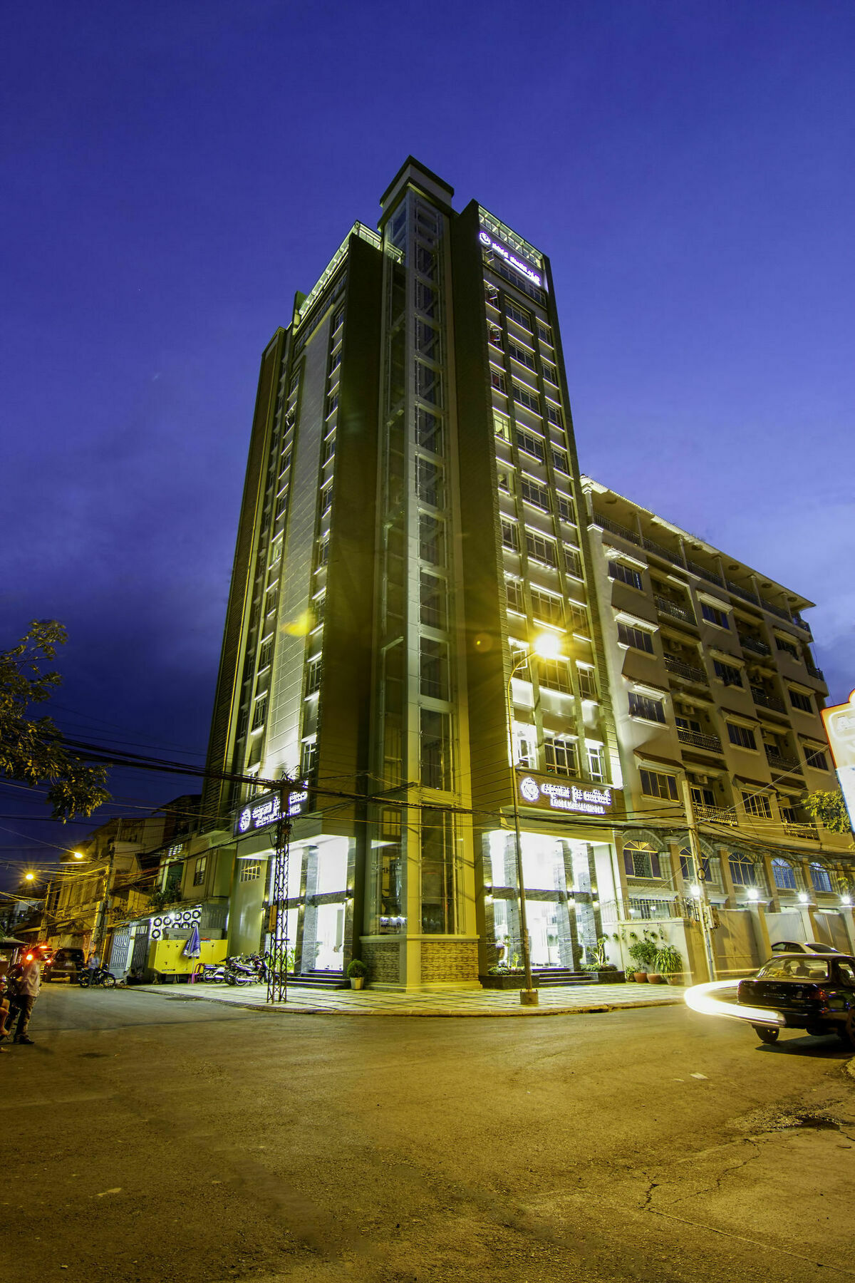 Rose Emerald Hotel Phnom Penh Exterior photo