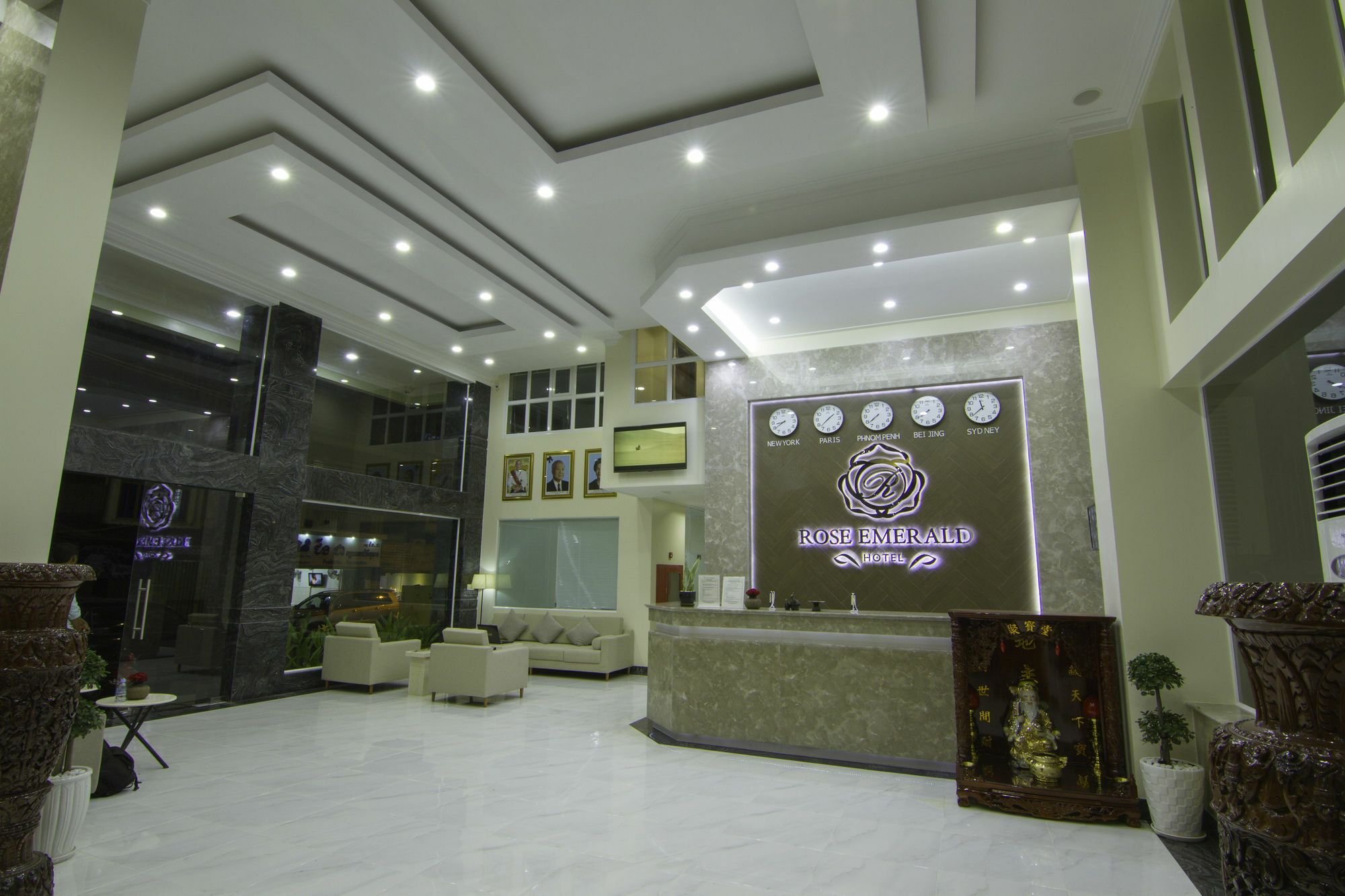 Rose Emerald Hotel Phnom Penh Exterior photo