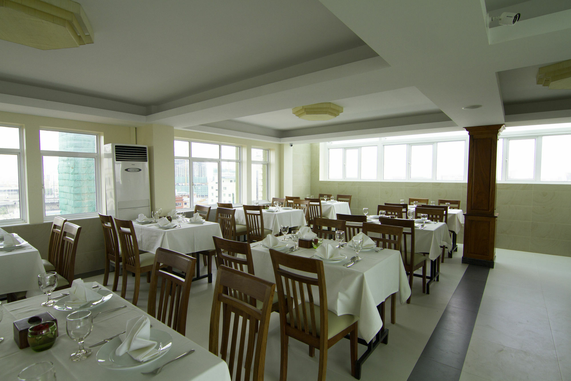 Rose Emerald Hotel Phnom Penh Exterior photo