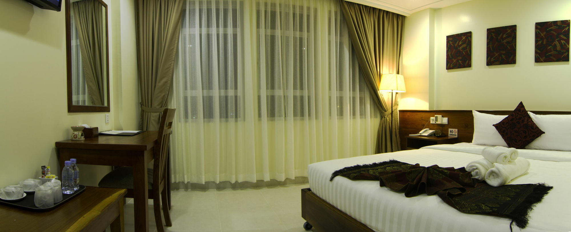 Rose Emerald Hotel Phnom Penh Exterior photo