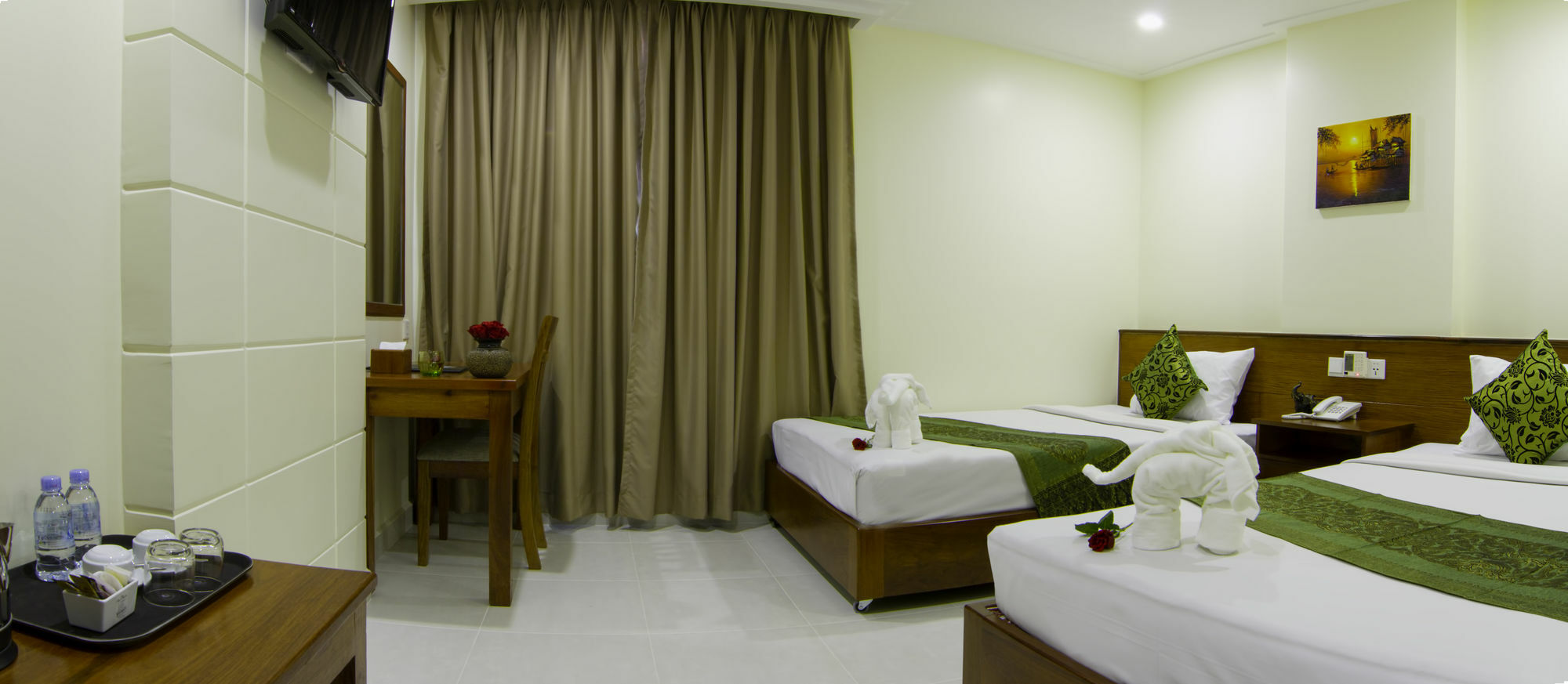 Rose Emerald Hotel Phnom Penh Exterior photo